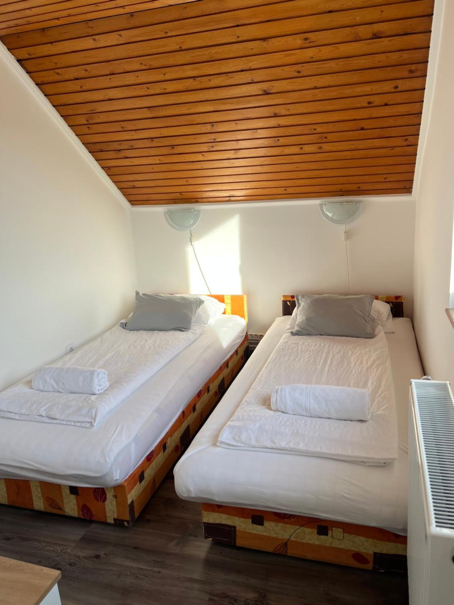 Marcell Apartman Hajduszoboszlo Bagian luar foto
